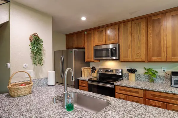 5615 Revelstok DR #2, Sacramento, CA 95842