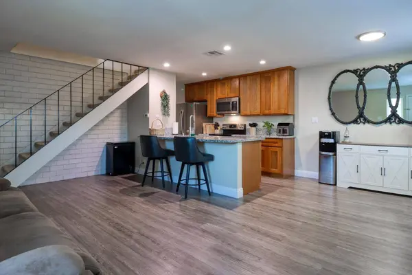5615 Revelstok DR #2, Sacramento, CA 95842