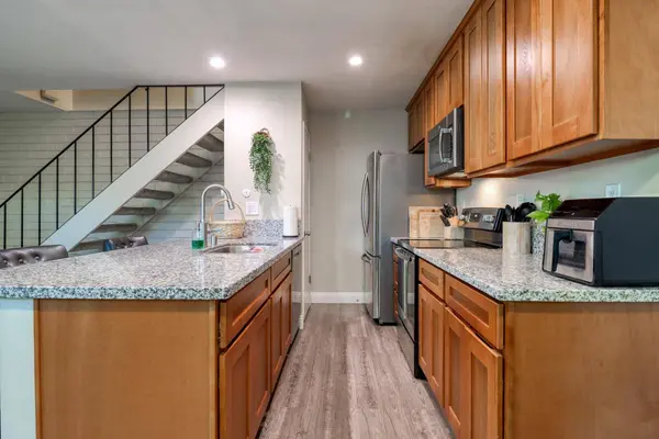 5615 Revelstok DR #2, Sacramento, CA 95842