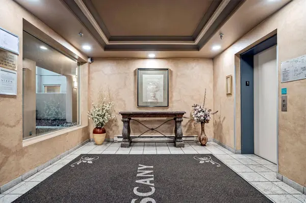 3176 Plateau BLVD #208, Coquitlam, BC V3E 3J2