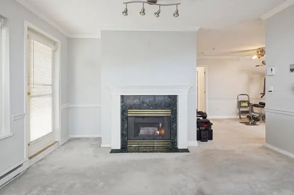 5977 177b ST #305, Surrey, BC V3S 4J7