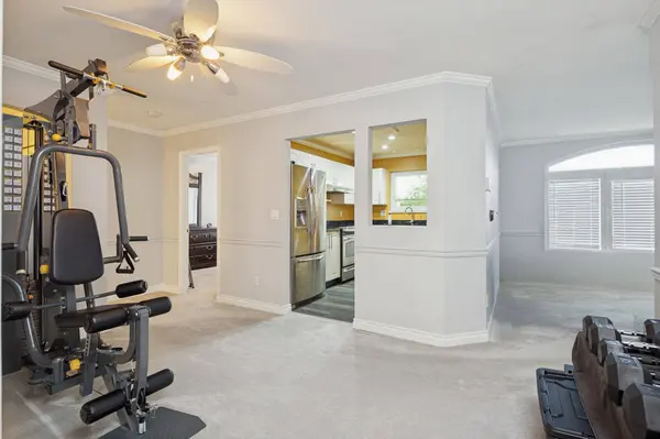 5977 177b ST #305, Surrey, BC V3S 4J7