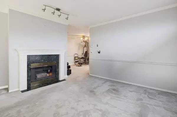 5977 177b ST #305, Surrey, BC V3S 4J7