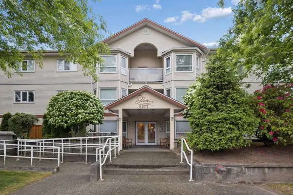 5977 177b ST #305, Surrey, BC V3S 4J7