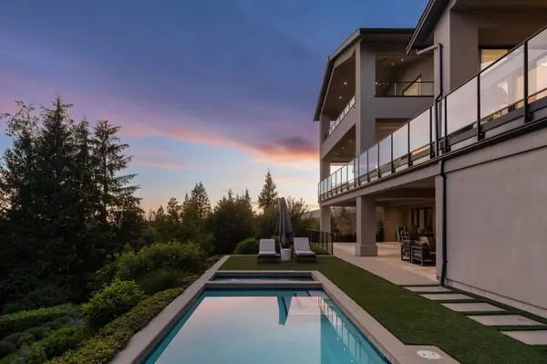 2051 Ridge Mountain DR, Anmore, BC V3H 0G7