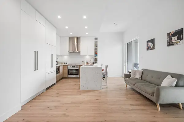 3131 Murray ST #626, Port Moody, BC V3H 0L9