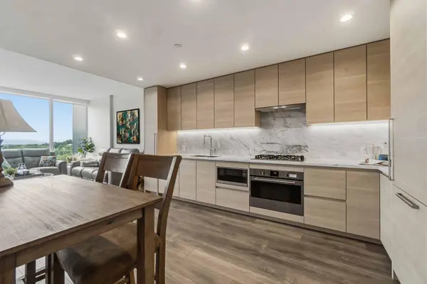 305 Morrissey RD #2303, Port Moody, BC V3H 0M3