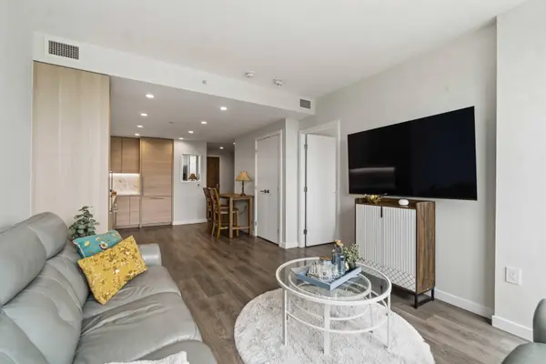 305 Morrissey RD #2303, Port Moody, BC V3H 0M3