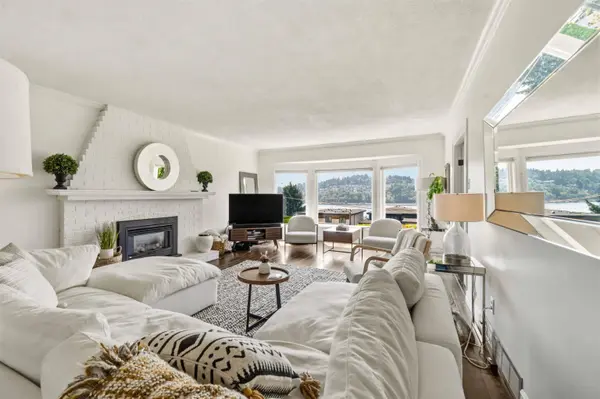 1237 Ioco RD, Port Moody, BC V3H 2W9