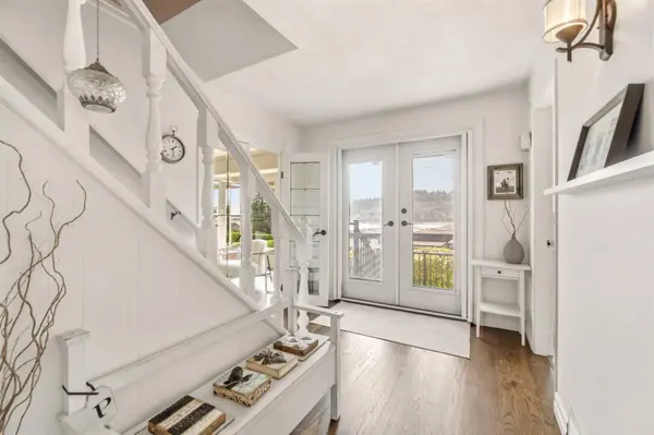 1237 Ioco RD, Port Moody, BC V3H 2W9