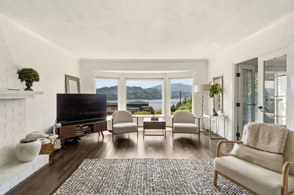 1237 Ioco RD, Port Moody, BC V3H 2W9