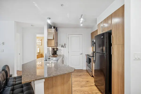 12020 207a ST #305, Maple Ridge, BC V2X 8V2
