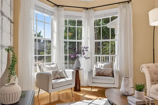 603 24TH AVE N, St Petersburg, FL 33704