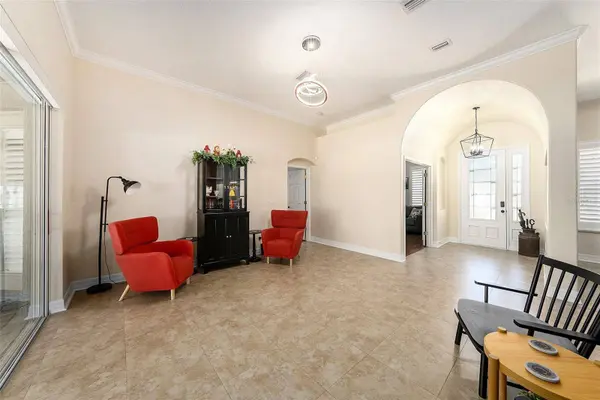 19328 AUTUMN WOODS AVE, Tampa, FL 33647
