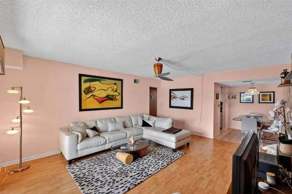 5541 BAY BLVD #203, Port Richey, FL 34668