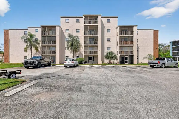 5541 BAY BLVD #203