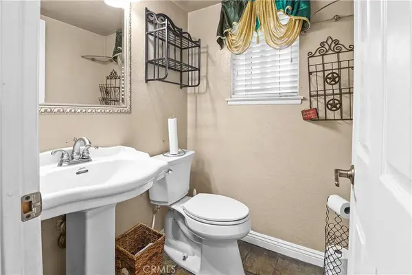 560 N Driftwood, Rialto, CA 92376