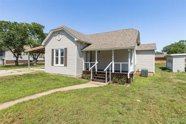 108 N White Oak ST, Desloge, MO 63601