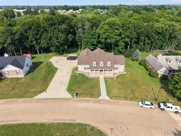 412 Willow Creek DR, Farmington, MO 63640