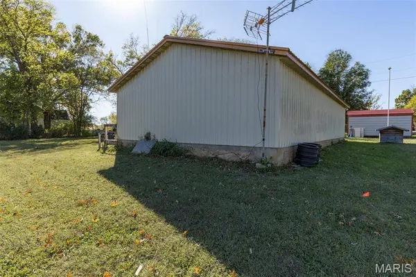 10046 Eye ST, Belgrade, MO 63622