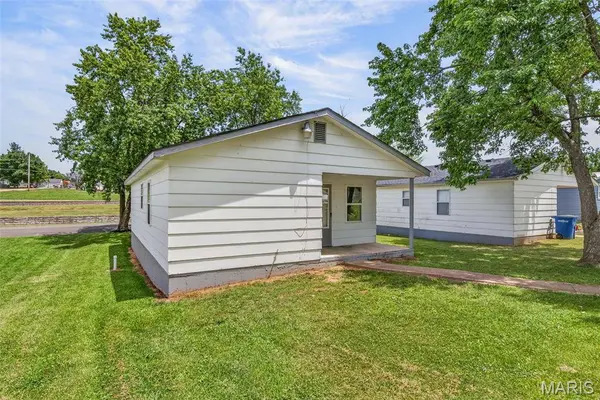 405 S Jackson ST, Desloge, MO 63601