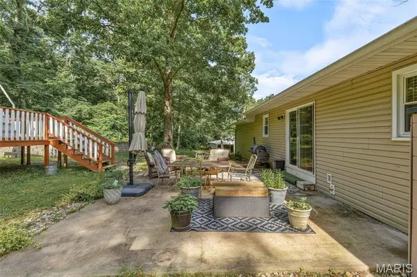 8076 T HWY, Fredericktown, MO 63645