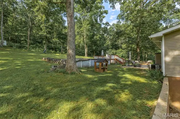8076 T HWY, Fredericktown, MO 63645