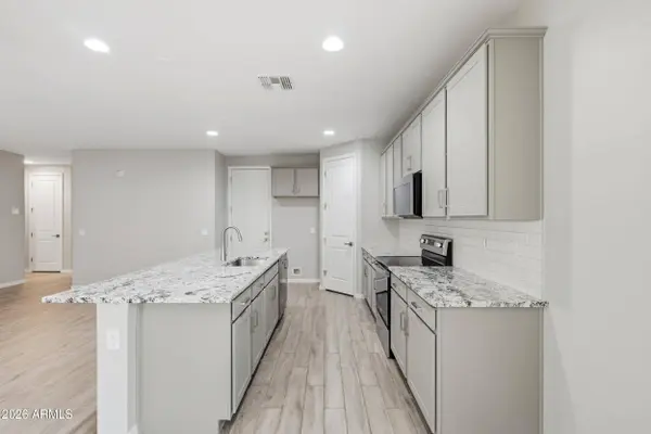 9426 E SATURN Avenue, Mesa, AZ 85212