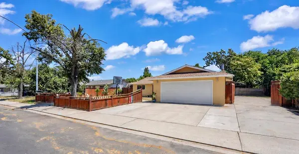 3832 Moorea DR, Modesto, CA 95356