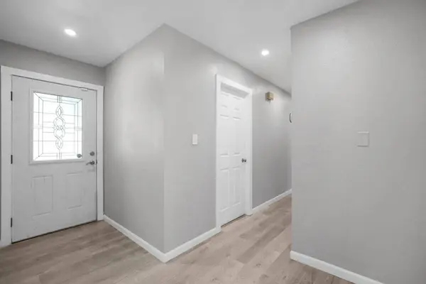 3832 Moorea DR, Modesto, CA 95356