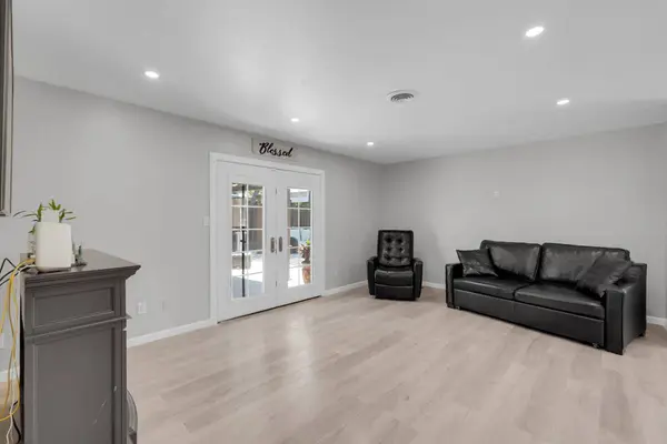 3832 Moorea DR, Modesto, CA 95356