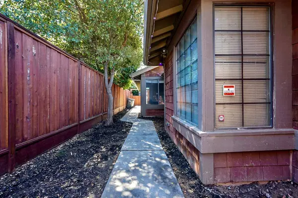 450 Hawthorne DR, Tracy, CA 95376