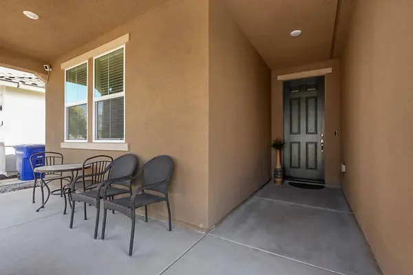 924 Somerset WAY, Patterson, CA 95363