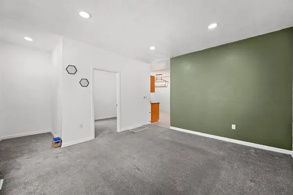 3275 S S 15th Street STREET, Milwaukee, WI 53215