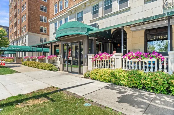 1028 E Juneau AVENUE #418, Milwaukee, WI 53202