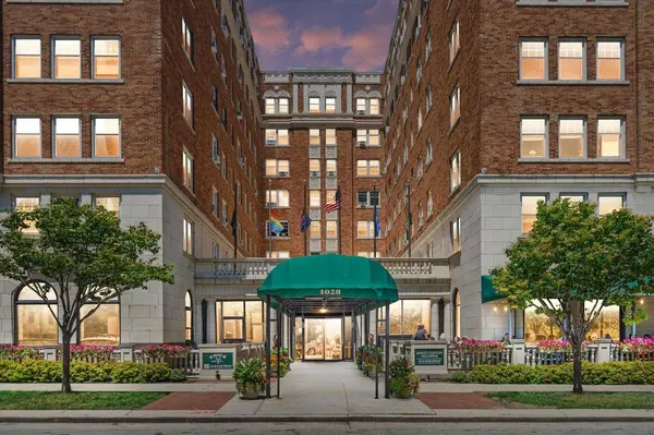 1028 E Juneau AVENUE #418