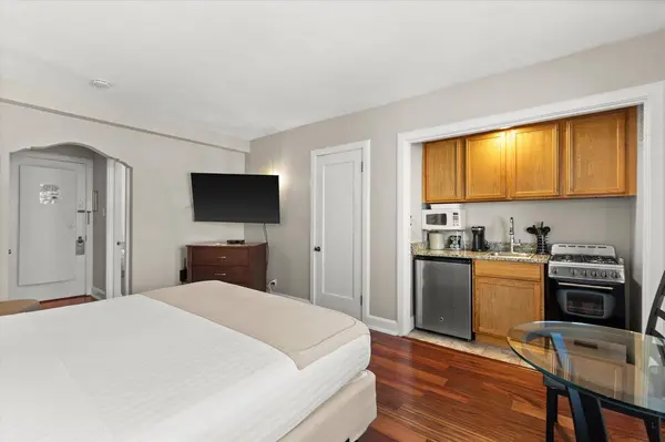 1028 E Juneau AVENUE #418, Milwaukee, WI 53202