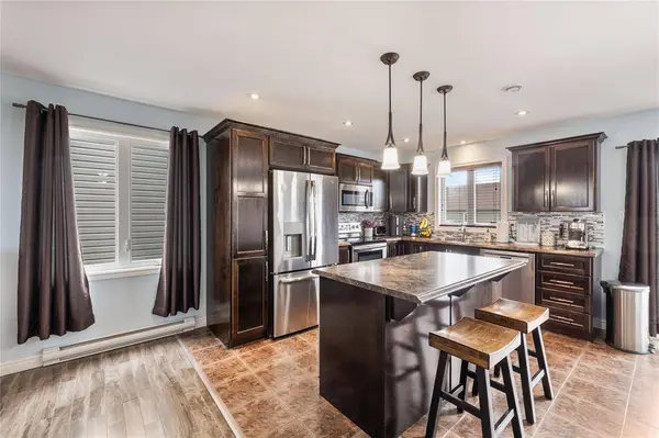 40 Finlaystone Drive, Mt. Pearl, NL A1A 0E2