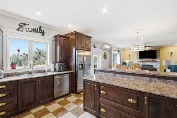 5 Captain Matthew Davis Drive, Torbay, NL A1K 0G7