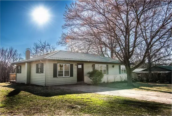 203 1st St, Omaha, AR 72662