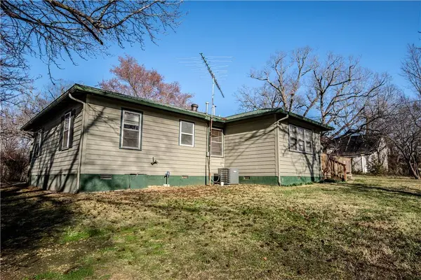 203 1st St, Omaha, AR 72662