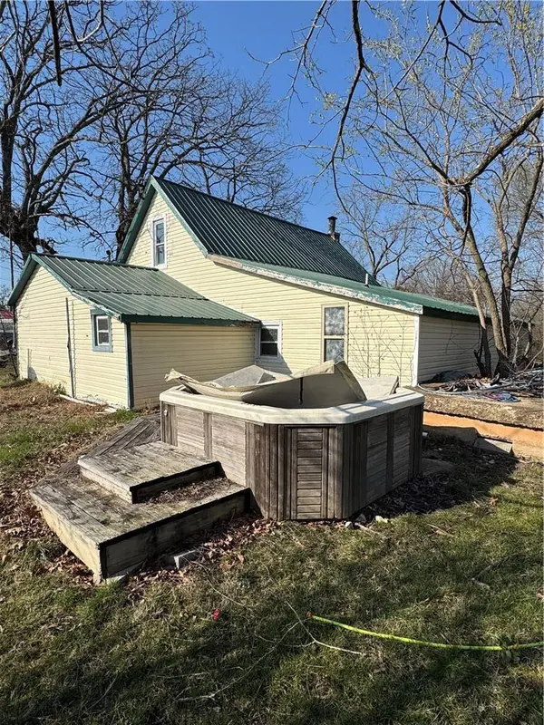 103 Maple St, Omaha, AR 72662