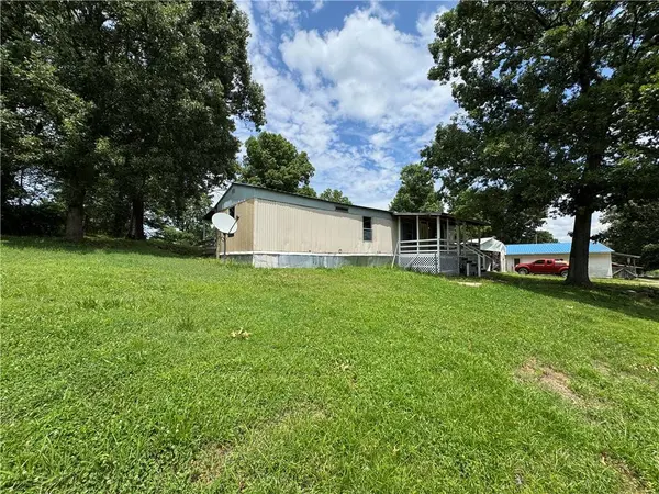 83 NC 2813, Marble Falls, AR 72648