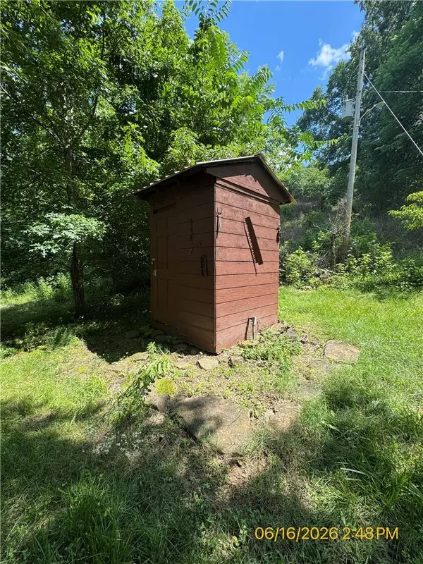 4865 County Road 933, Harrison, AR 72601