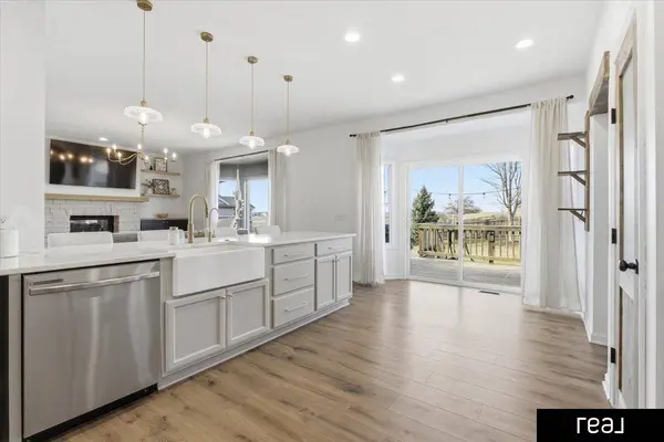 17024 Rampart Street, Omaha, NE 68136