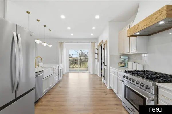 17024 Rampart Street, Omaha, NE 68136