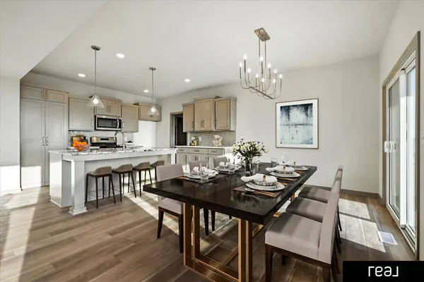 10651 S 102 Avenue, Papillion, NE 68046