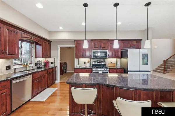 5720 S 165 Street, Omaha, NE 68135