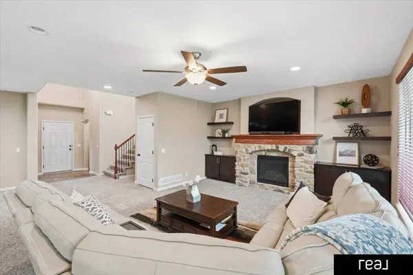 5720 S 165 Street, Omaha, NE 68135