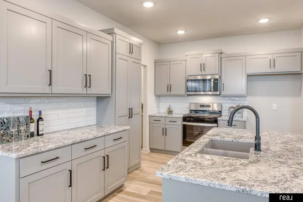 12510 Carpenter ST, Papillion, NE 68046